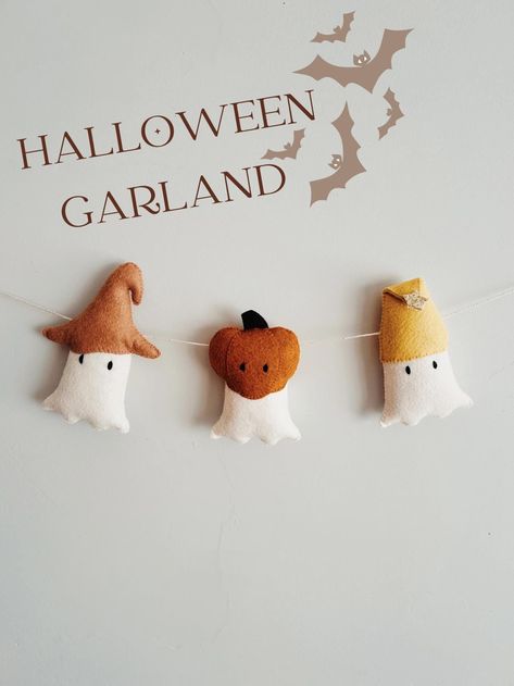 Halloween Garland , Fall Garland , Ghost Felt Garland , Ghostly Garland , Cute Halloween Decor , Kids Halloween Garland - Etsy Fall Felted Crafts, Felt Holiday Garland, Felt Ghost Garland, Felt Halloween Garland, Halloween Felt Garland, Fall Garland Diy, Felt Halloween Decorations, Fall Felt Crafts, Diy Halloween Garland