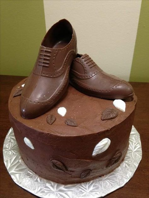 Cake With Shoes, Chocolate Buttercream Cake, Duper Cake, Shoe Cakes, Chocolate Cake Designs, Shoe Cake, Chocolate Buttercream, Super Duper, Buttercream Cake