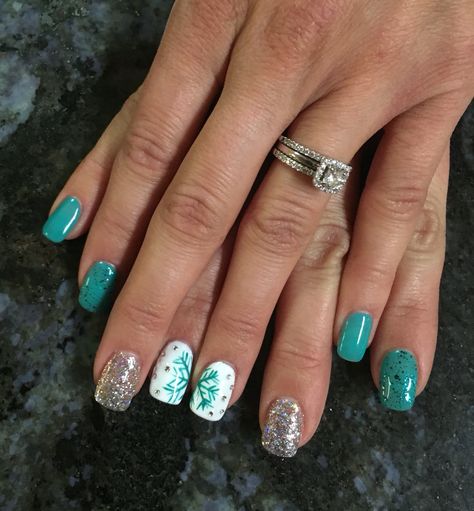 Turquoise Winter Nails, Turquoise Christmas Nails, Teal Winter Nails, Teal Christmas Nails, Teal And Silver Nails, Bling Christmas Nails, Teal Nail Designs, Blue Christmas Nails, Silver Nail Designs