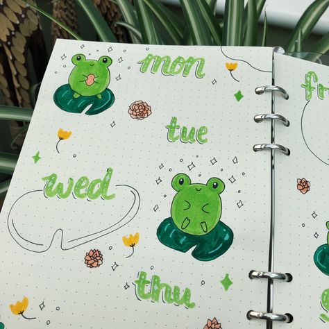 froggy bullet journal inspiration for a weekly spread Frog Journal Ideas, Frog Journal, Bujo Frog Theme, Cottagecore Bullet Journal, Bullet Journal August, April Bullet Journal, January Bullet Journal, March Bullet Journal, Bullet Journal For Beginners