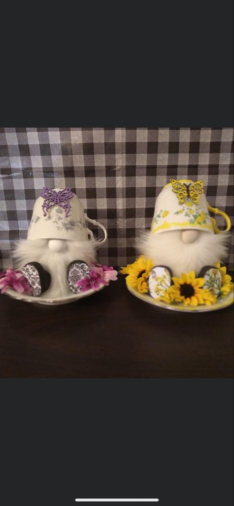 Teacup Crafts Coffee & Tea Cups, Gnomes Made Out Of Tea Cups, Tea Cup And Saucer Gnomes, Yea Cup Gnomes, Tea Cup Gnomes Instructions, Diy Teacup Gnome, Coffee Cup Crafts Diy Projects, Gnome Tea Cups, Crafts With Tea Cups