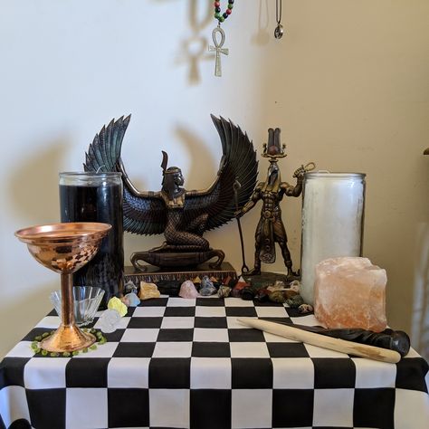 Alter Ideas Spiritual, Venus Altar, Ancestors Altar, Deity Altar, Ethereal Bedroom, Ancestor Altar, Ceremonial Magick, Starověký Egypt, Law Of Love