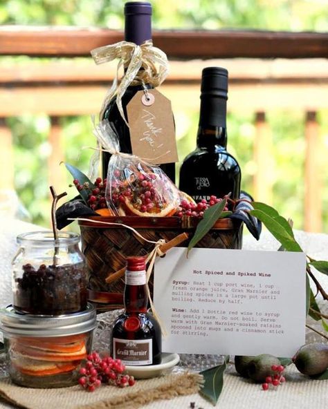 In a DIY gift basket, don't forget the glogg Gift Basket Homemade, Mulled Wine Gift, Mulled Wine Kit, Homemade Mulled Wine, Diy Gift Basket, Mulling Spices, Season Of Giving, Wine Gift Baskets, Wine Baskets