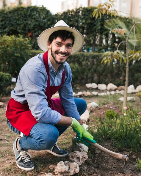 Male Gardener, Smiling Portrait, Farmer Boy, Environmental Portraits, Australian Men, Garden Drawing, 남자 몸, Garden Services, Smiling Man