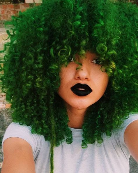 Green colored curly hair. Dyed Natural Hair, Black Lips, Hair Crush, Grunge Hair, Green Hair, Afro Hairstyles, Big Hair, Natural Hair Care, Curly Hair Styles Naturally