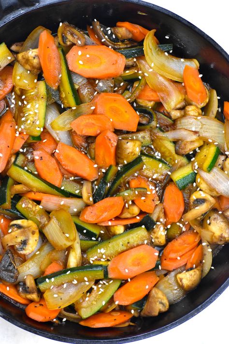 This easy Hibachi Vegetables Recipe recrates the flavors of your favorite Japanese steakhouse in about 20 minutes! Hibachi Cabbage, Hibachi Vegetables Recipe, Easy Hibachi, Hibachi Vegetables, Hibachi Chicken, Japanese Steakhouse, Asian Cucumber Salad, Yum Yum Sauce, Quick Stir Fry