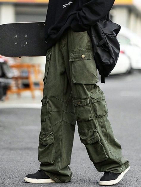 Add stylish mens cargo pants to your fashion collection Pants With Many Pockets, Cool Pants For Men, Aesthetic Pants Men, Green Clothes Men, Green Grey Outfit, Men Green Outfit, Street Clothes Men, Army Green Cargo Pants Outfit, Green Outfits Men