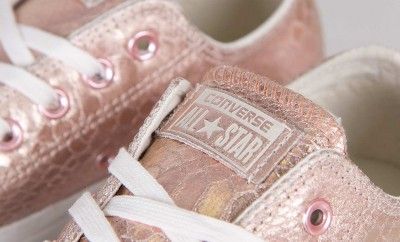 Rose Gold cons/chucks/converse/chuck taylors Where To Buy Converse, Converse Rose Gold, Gold Shoes Outfit, Rose Gold Converse, Gold Converse, Converse Gold, Glitter Converse, Rose Gold Shoes, Rose Gold Sneakers