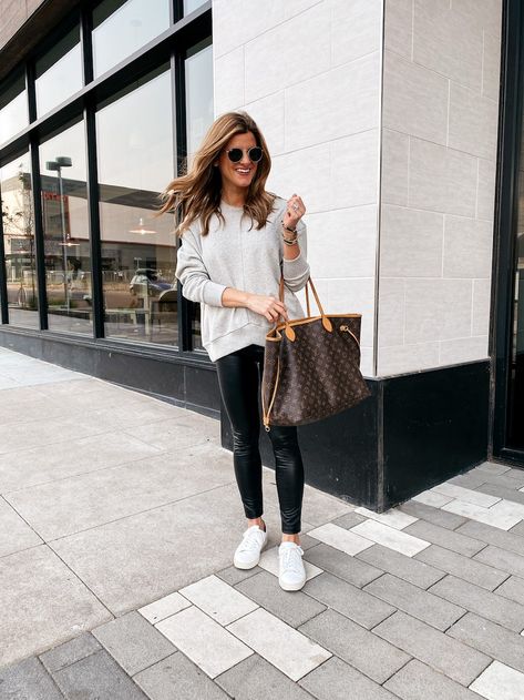 Fall Staples I Have My Eye On This Season | Brighton the Day What To Wear With Black Sweatpants, Black Tee Outfit, Classy Edgy Fashion Outfits, Oversized Cardigan Outfit, Outfit Inspirations Edgy, Fall In Colorado, Dark Edgy Fashion, Outfit Grey, Edgy Fashion Outfits