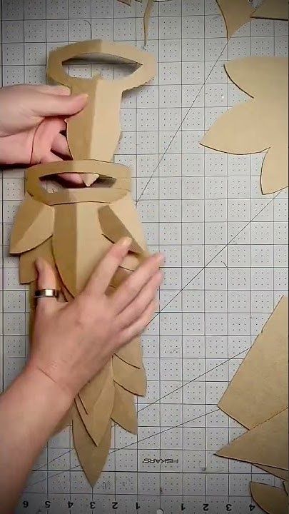 Cardboard Dragon Mask Diy, Cardboard Dragon Scales, Cardboard Dragon Template, Cardboard Costume Ideas, Dragon Scales Diy, Diy Dragon Scales, Cardboard Dragon Puppet, Dragon Diy Costume, Dragon Mask Template