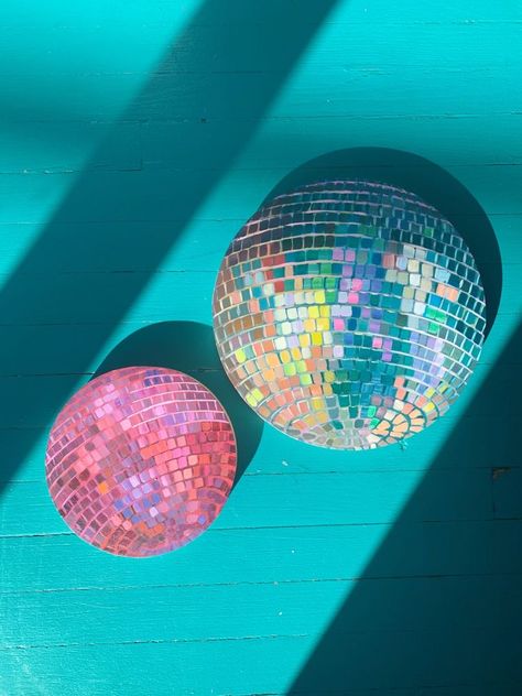 Pastel Disco Ball Painting, Painted Disco Ball Canvas, Mosaic Disco Ball, Disco Ball Record Painting, Disco Balls Painting, Painting Of Disco Ball, Disco Ball Reference, Mirrorball Painting Tutorial, Painted Disco Ball Easy