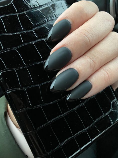 Matte Black With Shiny Tip, Half Matte Half Gloss Nails Black, Matte Black Nails With Gloss French Tip, Fall Nails Matte And Shiny, Mat Black Nails With Shiny Tip, Matt Nail With Glossy Tip, Matte Black Nails Gloss Tip, Black Nail Designs Matte And Gloss, Matte And Gloss French Tip Nails