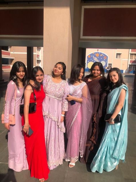 Sab k sab smash -  #Sab #Smash Saree For Girls Farewell School, Farewell Group Photos, Saree Ideas For Farewell In School, Indian Farewell Outfits, College Farewell Outfits, School Farewell Dress Ideas, Farewell Sarees School Aesthetic, Farewell Sarees School, Farewell Pics