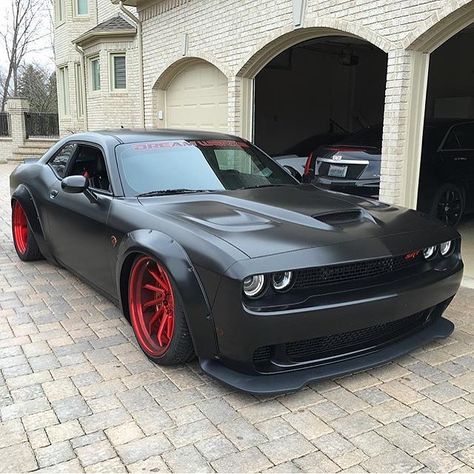 843 Likes, 9 Comments - Classic Muscle Cars (@musclecarsgrams) on Instagram: “Hellcat Challenger Photographer: @cam_jj Owner: @carltheeoriginal #MusclecarsGram” Hell Cat, Challenger Hellcat, Dodge Challenger Hellcat, Wallpaper Luxury, Dodge Challenger Srt Hellcat, Dodge Muscle Cars, Hellcat Challenger, Dodge Challenger Srt, Custom Muscle Cars