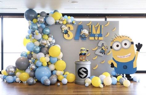 Minion Balloons Decorations, Minions Birthday Party Decorations, Minion Party Theme, Minion Balloons, Minions Birthday Theme, Minion Theme, Minion Birthday Party, Jungle Theme Birthday, Baby Birthday Themes