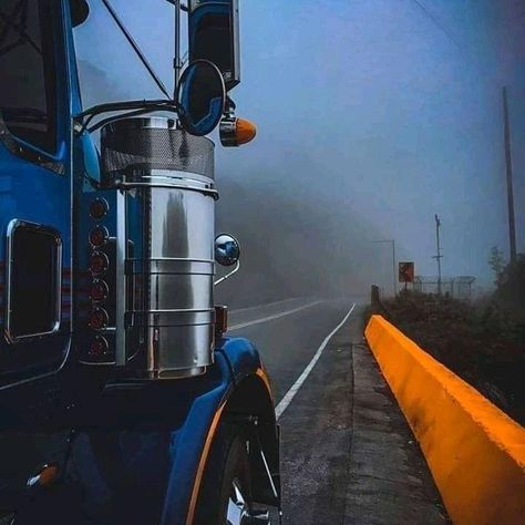 cdltruckingfleetops on TikTok Trucker Aesthetic, Kenworth T800, Patriotic Pictures, Truck Driving, Mercedes Benz Trucks, Cool Car Drawings, Custom Big Rigs, Panel Truck, Truck Paint