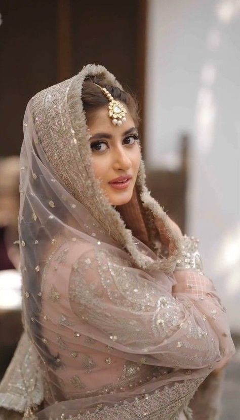 Hoorain Shaikh Open Gown Style, Sajal Ali Wedding, Abaya Design, Sajal Ali, Bridal Mehendi Designs, Gown Style, Traditional Indian Outfits, Pakistani Bridal Dresses, Simple Pakistani Dresses