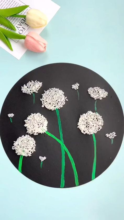 Rice Art For Kids, Rice Painting, Drawing Kindergarten, Xmas Crafts Diy, Newspaper Crafts Diy, Kids Handicraft, Christmas Crafts Diy Projects, Kindergarten Readiness, The Dandelion