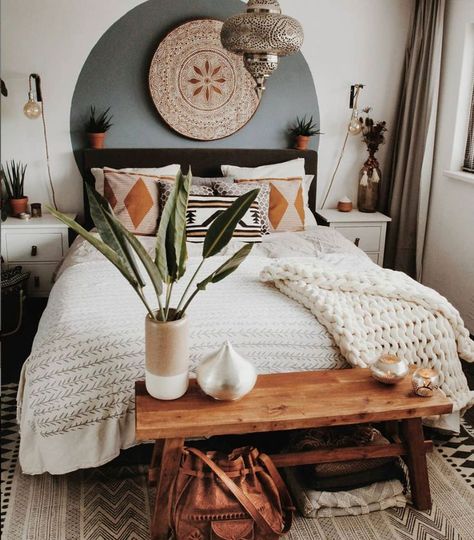 Favorite Boho Bedrooms #houseideasinterior #housesinside #bedroom #masterbedroom #masterbedroomlayout #bedroomstyling #modernbedroom #bedroomdecoracion #bedroomorganizing #bedroomideas #bedroommaster #decor #cozybedroom Moroccan Decor Bedroom, Boho Bedrooms, Moroccan Bedroom, Boho Styl, Dekorasi Kamar Tidur, Boho Bedroom Decor, Bohemian Bedroom, Boho Room, Bedroom Boho