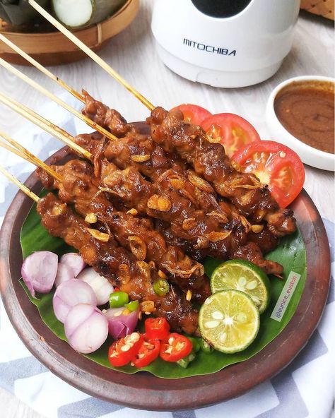 Satay Recipe, Malaysian Cuisine, Boutique Interior, Indonesian Food, Food Plating, Wedding Food, Pretty Food, Food Menu, Traditional Food