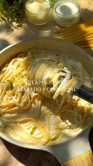 Scott Fitzpatick on Instagram: "Fettuccine Alfredo is something I can’t pass up. Authentic Italian 🇮🇹! 😷😎 From @simplecooq • “The velvety smoothness of the Alfredo sauce embraces the strands of perfectly cooked fettuccine, while the aromatic garlic weaves its magic, creating a symphony of flavors that dances on your palate.” “Creamy Garlic Alfredo Fettuccine” Ingredients: . 8 ounces fettuccine pasta . 2 tbsp olive oil . 4 cloves garlic, minced . 1 cup heavy cream . 1 cup grated Parmesan c Garlic Cream Sauce Pasta, Authentic Alfredo Sauce, Fettucini Alfredo Recipe, Alfredo Fettuccine, Creamy Garlic Pasta, Fettuccine Recipes, Cream Cheese Pasta, Pasta With Alfredo Sauce, Rice Pudding Recipes