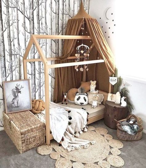 Kids rooms are so fun to decorate! Especially, if you are doing vintage inspired decor. Follow these 3 kids rooms decorating tips. Baby Boy Nursery Room Ideas, Diy Seng, Koti Diy, Cozy Bedroom Design, Kura Bed, Kids Bedroom Design, Dream Nurseries, Toddler Bedrooms, Boy Bedroom