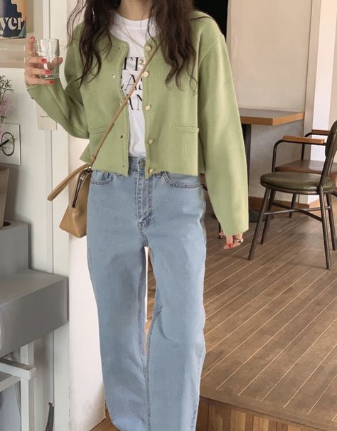 Light Spring Outfits Korean, Soft Color Outfits, Sage Green Cardigan Outfit, Green Cardigan Outfit Aesthetic, Green Outfit Korean, Cafe Outfit Aesthetic, Japanese Casual Outfits, Korea Spring Fashion, Cardigan Outfit Korean