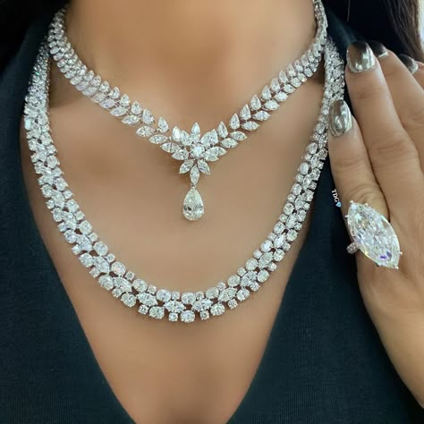 Danty Jewelry, Layering Diamond Necklaces, Jewelry Guide, Necklaces Layered, Beautiful Diamond Necklace, Jewlery Necklace, Jewellery Bracelets, Accessories Making, Making Necklaces