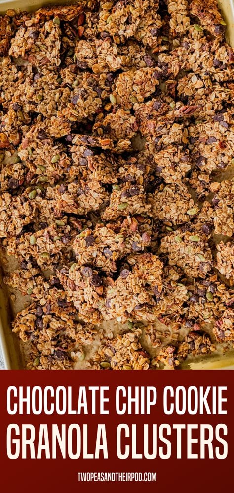 Chocolate Chip Cookie Granola Clusters- big, crunchy granola clusters that taste like chocolate chip cookies! Enjoy with yogurt, milk, ice cream, or eat by the handful for a delightfully sweet snack! Homemade Granola Clusters, Granola Clusters Recipe, Cookie Granola, Easy Cookies Recipes, Granola Cookies, Real Food Snacks, Homemade Granola Healthy, Granola Bites, Granola Clusters