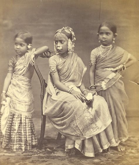 Vintage Indian Fashion, Tamil Girls, Vintage India, Ancient India, Bodo, Indian History, Makassar, Vintage Portraits, Tamil Nadu