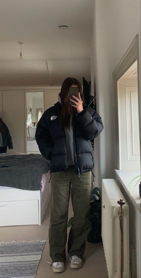 North Face Outfit Aesthetic, North Face Cargo Pants Outfit, Styling North Face Jacket, North Face 550 Jacket Outfit, The Northface Puffer Jacket Outfit, North Face Coat Aesthetic, North Face 700 Jacket Outfit, Aesthetic Cargo Outfit, Puffers Outfits