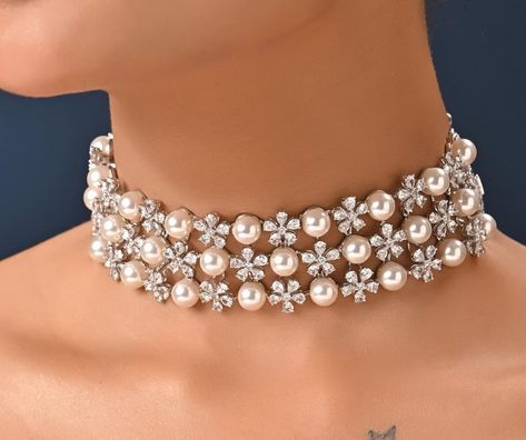 Precious Setting Diamond Necklace, Diamond Choker Indian, Pearls Jewellery, Brain Art, Pearl Jewelry Design, Diamond Necklace Designs, Pearl And Diamond Necklace, Diamond Choker, Beaded Jewelry Designs