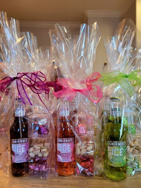 Bday Party Favors For Adults, Birthday Prize Ideas, Mini Liquor Bottle Gift Ideas Birthday, Clear Cellophane Wrapping Ideas, Favor Gifts Ideas, Adult Candy Bags, Tumbler Gift Basket Ideas, Adult Valentines Gifts, Mother’s Day Ideas For Adults