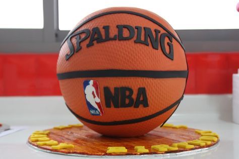 Basketball Birthday Cakes For Boys, Basketball Ball Cake, Basketball Cake Ideas Boys, Basketball Birthday Cake, Basketball Cupcakes, Basketball Cookies, Sports Themed Cakes, Basketball Cake, Basketball Birthday Parties