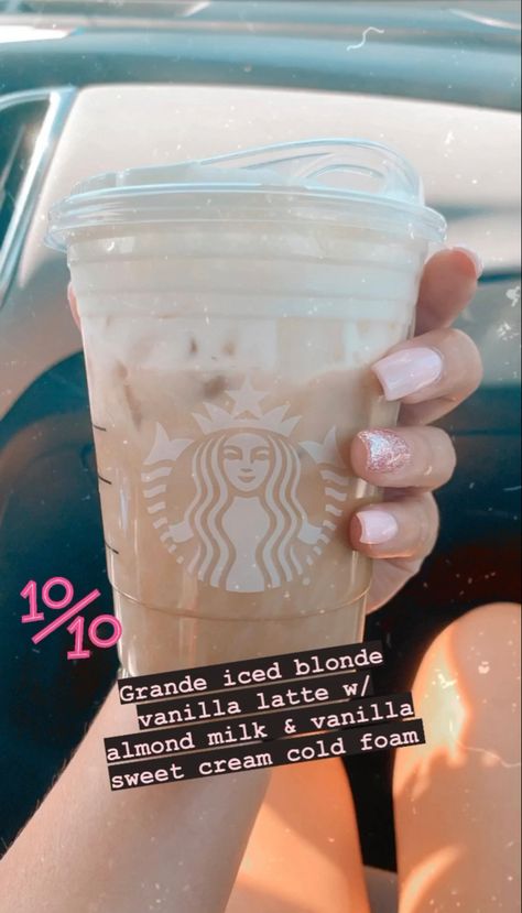 Starbucks Iced Latte Order, Frosted Coffee, Starbucks Hacks, Starbucks Latte, Cold Starbucks Drinks, Starbucks Drinks Diy, Secret Starbucks Recipes, Iced Starbucks Drinks, Coffee Recipes Starbucks