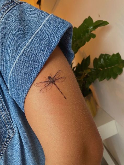 Tattoos Representing Grandparents, Dragon Fly Tattoo Meaning, Damselfly Tattoo, Blue Dragonfly Tattoo, Small Tattoos Traditional, Tattoo Pricing, Aftercare Tattoo, Dragon Fly Tattoo, Placement Tattoo