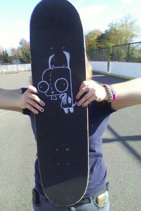 Gir+skateboard= awesome Invader Zim Characters, Skateboard Aesthetic, Skateboard Art Design, Skater Aesthetic, 17 Kpop, Cool Skateboards, Rawr Xd, Skateboard Design, Skate Decks