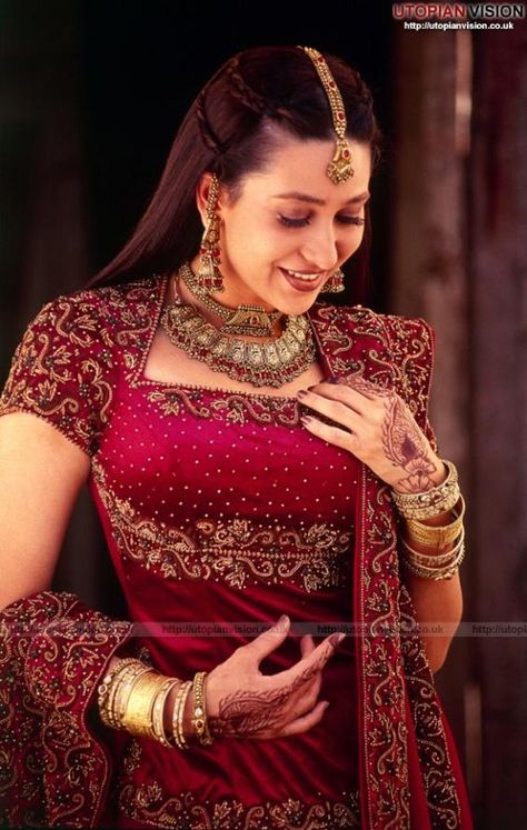 Truly loving yourself involves faith and trust and belief in who you are, and a willingness to act upon it. 90s Bollywood Fashion, Karishma Kapoor, Indian Women Fashion, Karisma Kapoor, Bollywood Outfits, Vintage Bollywood, Kareena Kapoor, Indian Designer Outfits, Desi Fashion