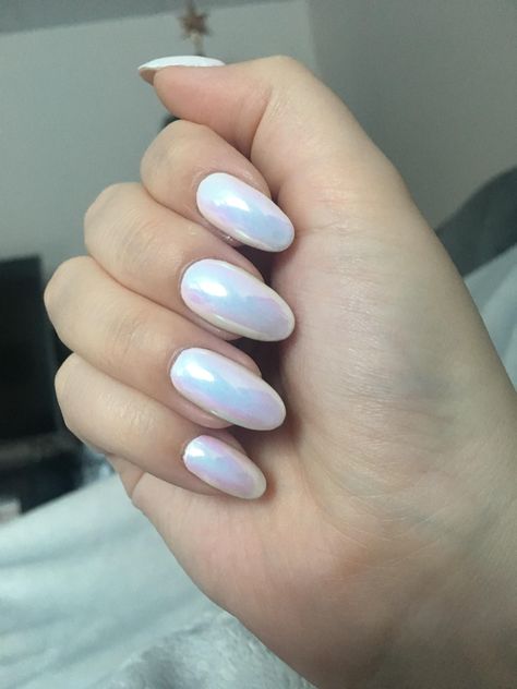 Oval Opal Nails, White Opal Nails Acrylic, Opal Colored Nails, Opalescent Nails White, White Irredescent Nails, Iridescent White Nails, Blue Opal Nails, White Opal Nails, White Holographic Nails