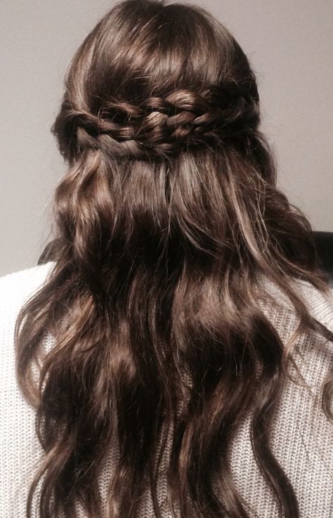 Milkmaid Braid Half Up Half Down, Plait Crown Half Up, Normal Braid Hairstyles, Half Up Half Down Braided Crown, Braid Crown Half Up, Braided Crown Hairstyles Half Up, Crown Braid Half Up Half Down, Starry Hairstyles, Half Up Braided Hair