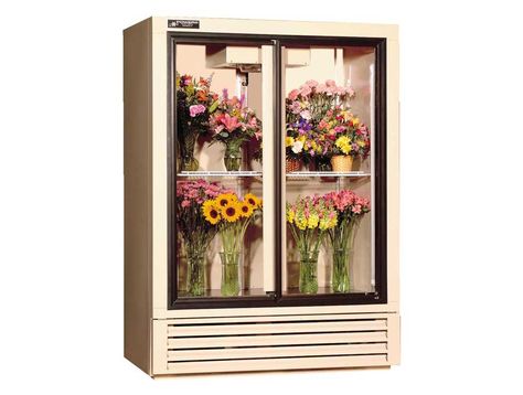 Flower shop cooler Walk In Flower Cooler, Flower Kiosk Design Ideas, Flower Cooler Display Florists, Flower Cooler, Floral Cooler, Floral Department Grocery Store, Flower Fridge, Display Refrigerator, Custom Refrigerator