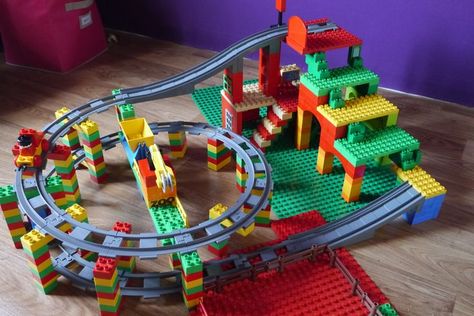 Lego Duplo Train, Lego Challenge, Lego Diy, Lego Activities, Lego Games, Lego Trains, Lego Craft, Lego Creative, Lego For Kids