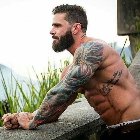 Beard And Tattoos, Barba Hipster, Bart Styles, Tattooed Men, Man With A Beard, Beard Wax, Scruffy Men, Beard Tattoo, Hipster Man