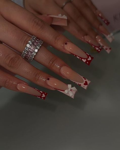 𝑳𝒊𝒄𝒆𝒏𝒔𝒆𝒅 𝑵𝒂𝒊𝒍 𝑨𝒓𝒕𝒊𝒔𝒕 | 𝑭𝒓𝒆𝒔𝒏𝒐, 𝑪𝑨 on Instagram: "I’m in love with this vday set ♥️🎀 • • • • #nails #nailsoftheday #nails💅 #nailsonfleek #nailsdesign #nailsart #nailstyle #nailsofinstagram #nailsoftheday #nailsnailsnails #nailsdesign #nailsart #nails2inspire #nailsdid #nails💅 #nailsinspiration #longnails #rednails #swarovskinails #marblenails #taperednails #coffinnails #nailsupply #nailsupplies #559 #fresno #559nails #fresnonails #559nailtech #frenonailtech" Valentine Nail Ideas Acrylic, Valentine Nail Ideas, Set Nails, Valentine Nail, Green Acrylic Nails, Acrylic Nail Shapes, S Nails, Super Cute Nails, Red Acrylic Nails