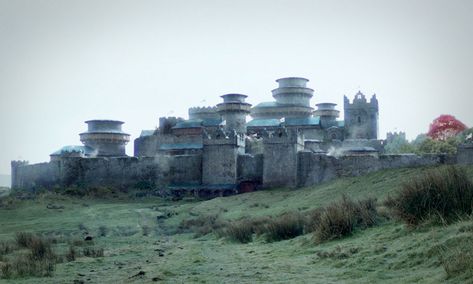 Game of Thrones fans will soon be able to visit the real-life Westeros as filming locations in Northern Ireland will open to the public in 2019. Westeros Castle, Winterfell Art, Winterfell Castle, Game Of Thrones Castles, Katherine Petrova, Game Of Thrones Locations, The Winds Of Winter, Eddard Stark, Game Of Thrones Gifts