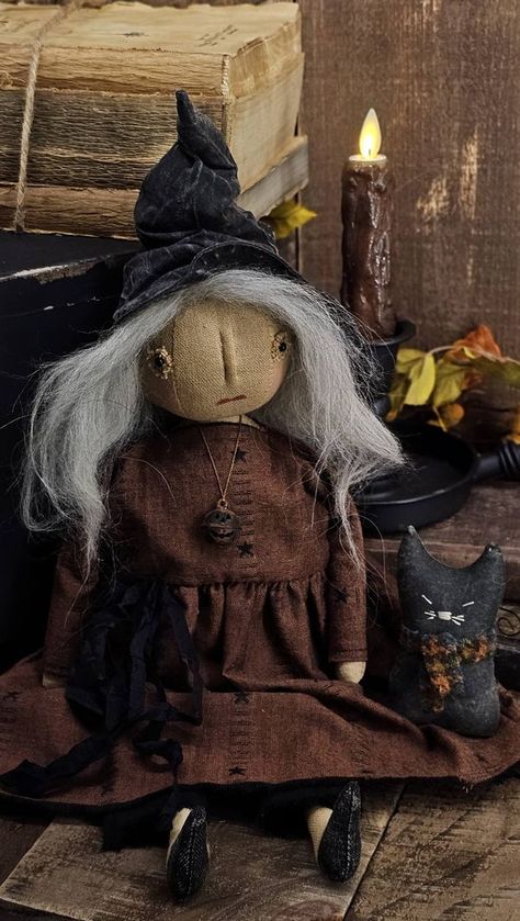 Halloween Primitives, Primitive Dolls Handmade, Primitive Witch, Halloween Dolls, Primitive Fall, Monster Dolls, Halloween Decorating, Halloween 2022, Halloween Doll