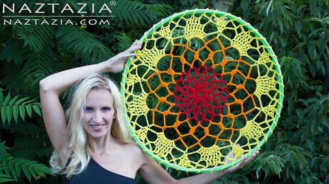 How to Crochet a Mandala Dream Catcher from a Hula Hoop Dreamcatchers Diy, Crochet Dreamcatcher Pattern, Mandala Dreamcatcher, Dreamcatcher Crochet, Dreamcatcher Diy, Lace Ideas, Dream Catcher Patterns, Modern Knitting Patterns, Crocheted Stuff