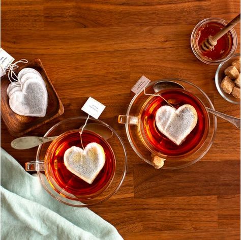 These Heart-Shaped Tea Bags Are the Cutest Tea Advent Calendar, Berry Tea, Engagement Party Favors, Tea Gift Sets, Uncommon Goods, Best Wedding Favors, Best Valentine's Day Gifts, Organic Green Tea, Tea Gifts