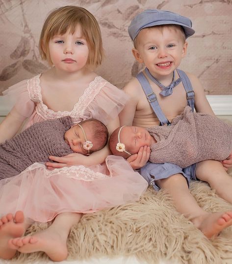 set-of-twins-sibling-photoshoot-13 Two Sets Of Twins, Twin Baby Photos, Best Body Weight Exercises, Twin Photography, Mom Photos, Newborn Twins, Newborn Baby Photography, Family Posing, Newborn Photography Props