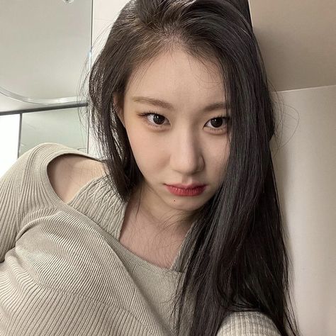 itzy chaeryeong icon Chaeryeong Itzy, K Idols, Instagram Update, Korean Girl, South Korean Girls, K Pop, Kpop Girls, Black Hair, Girl Group